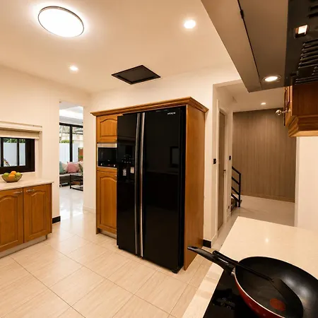 Villa Luxury 4bedroom Private Pool In Near The & Terminal 21 *