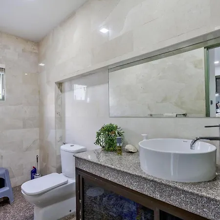 Pratumnak Hill Pool 4br Private Retreat * Pattaya