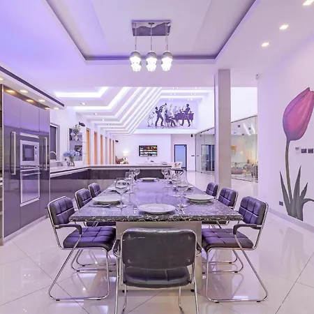Pratumnak Hill Pool 4br Luxury Estate Villa Pattaya