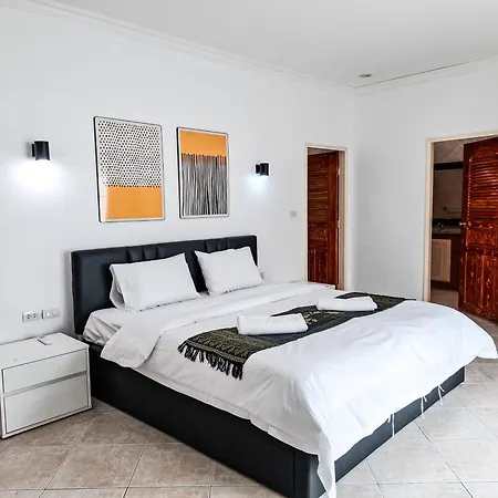 Beachside 4bdr Private Pool For Groups *