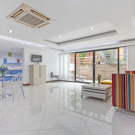 Pratumnak Hill Pool 4br Luxury Estate Pattaya