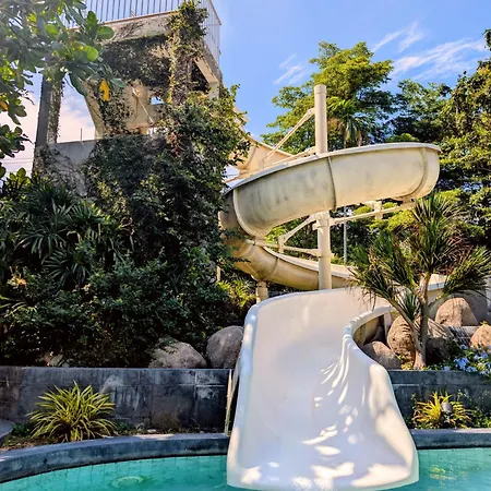 Unixx Seaview Apartment Pattaya