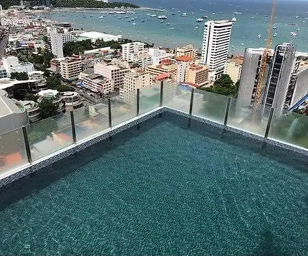 The Base Sea View 18 Apartment *