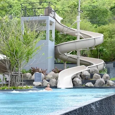High Floor 2br Sea View Prime Location Apartment Pattaya