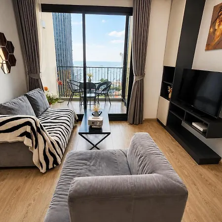 Apartment Sea View 2 Bed Excellent Location