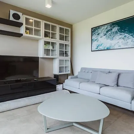 Apartment 2 Bedroom High Floor Sea View Unit