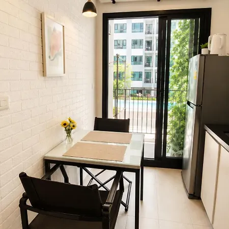 Apartment With Rooftop Pool At Excellent Location