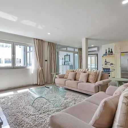 Pratumnak Hill Penthouse 2br Sea View * Pattaya