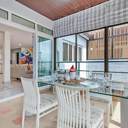 Pratumnak Hill Penthouse 2br Sea View Apartment
