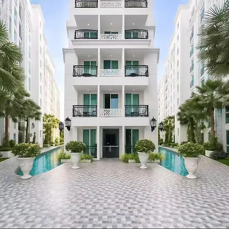 Olympus Garden Pool View Apartment Pattaya