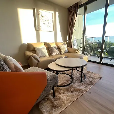 2 Bed Rare Unit With Bath Tub Sea View Apartment *