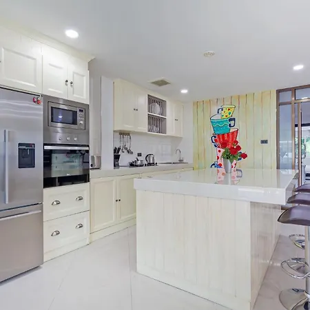 Pratumnak Hill Penthouse 2br Sea View Apartment Pattaya