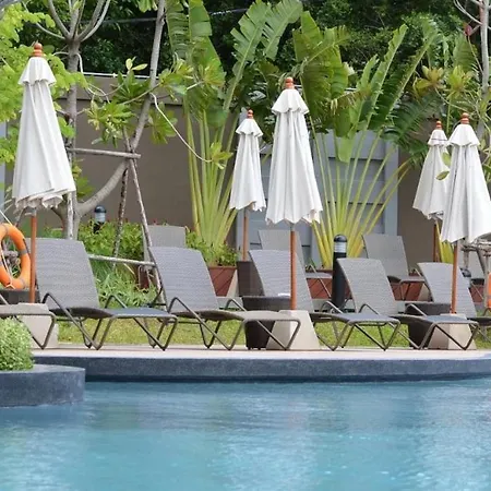 High Floor 2br Sea View Prime Location * Pattaya
