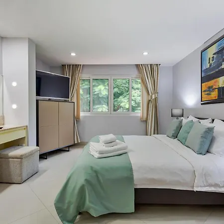 Pratumnak Hill Penthouse 2br Sea View Apartment *