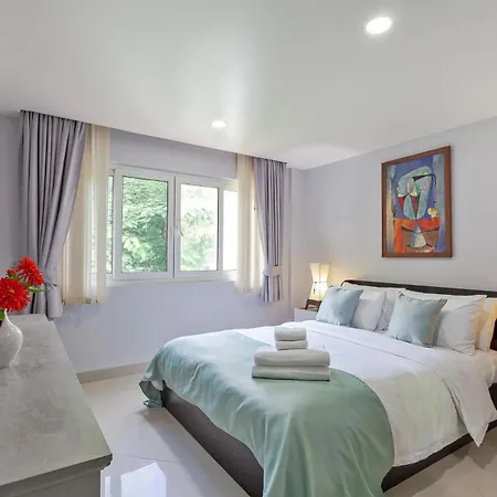 Pratumnak Hill Penthouse 2br Sea View Pattaya