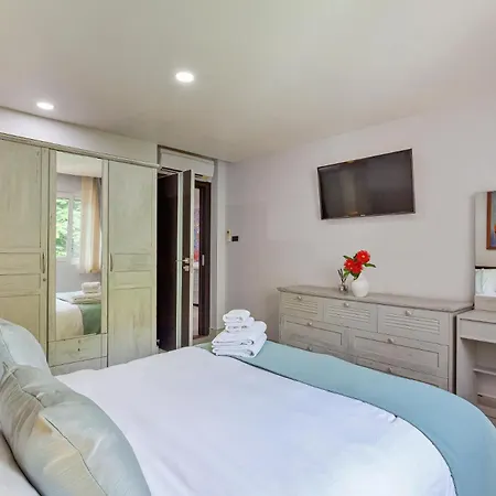 Pratumnak Hill Penthouse 2br Sea View Pattaya