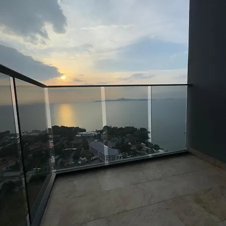 Apartment Sea View Beauty Location Pattaya