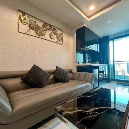 市中心高端公寓arcadia Millennium Tower Pattaya