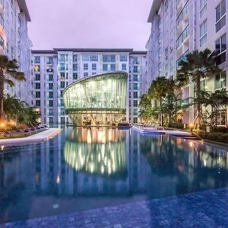 Apartment At Center *