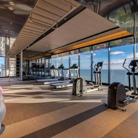 2 Bed Rare Unit With Bath Tub Sea View * Pattaya