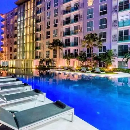 At Center Apartment Pattaya