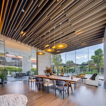 2 Bed Rare Unit With Bath Tub Sea View Apartment Pattaya