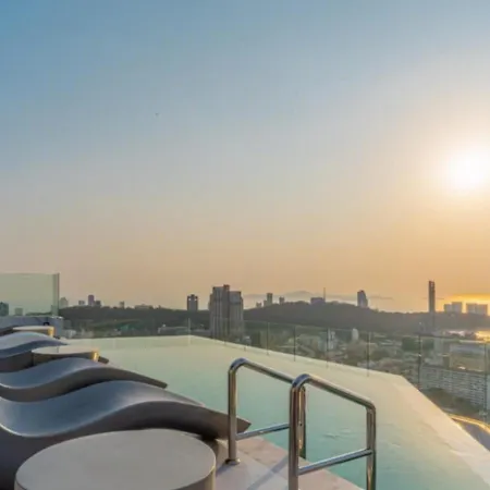 市中心高端公寓arcadia Millennium Tower Pattaya