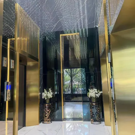 市中心高端公寓arcadia Millennium Tower *