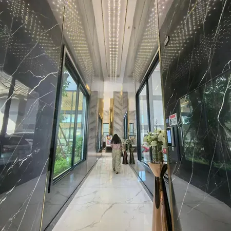 市中心高端公寓arcadia Millennium Tower *