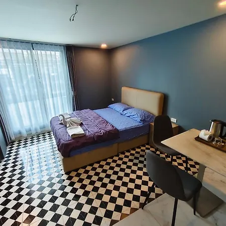 Ada Boutique Hotel *