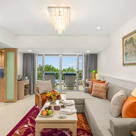 Royal Wing & โรงแรม Pattaya