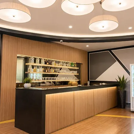 โรงแรม เทวัญ จอมเทียน พัทยา 4*