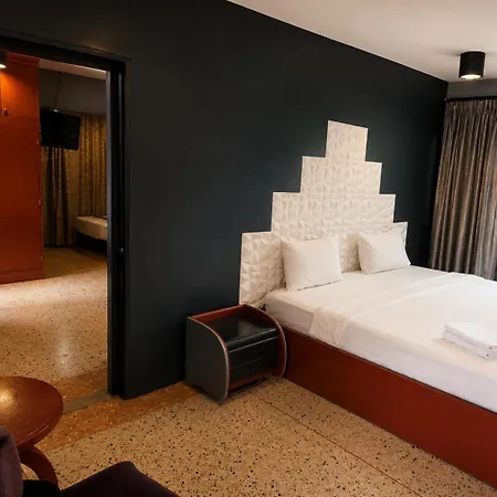 Momento Hotel 3*