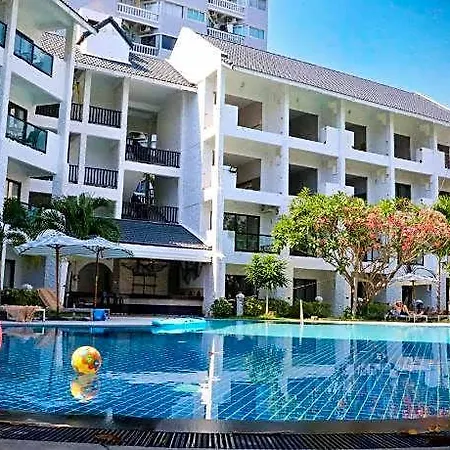 Hotel Pooh & 5*