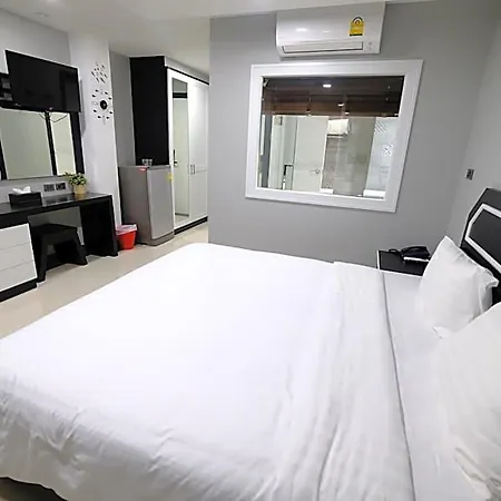 The Tung โรงแรม