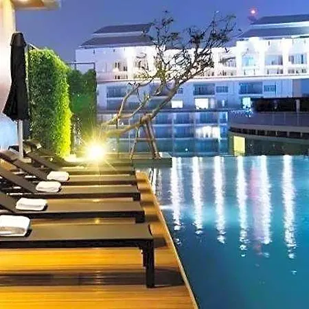 Seven Zea Chic Hotel