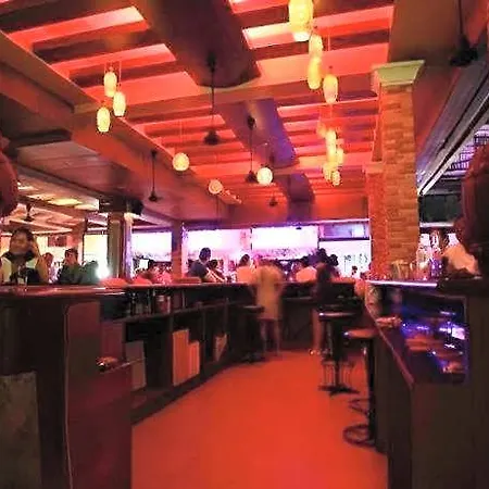 P72 โรงแรม 2*