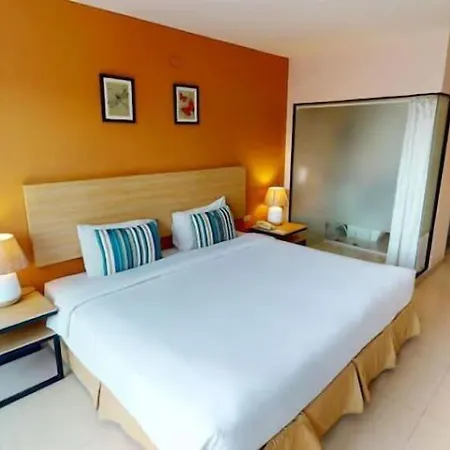 Vogue Hotel 4*