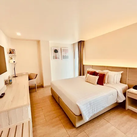 พัทยาซีวิว - Sha Extra โรงแรม 4*