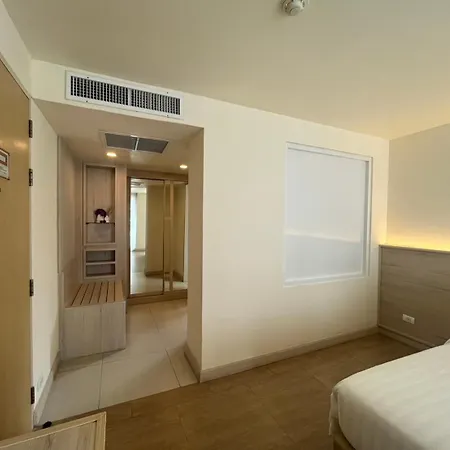พัทยาซีวิว - Sha Extra โรงแรม 4*