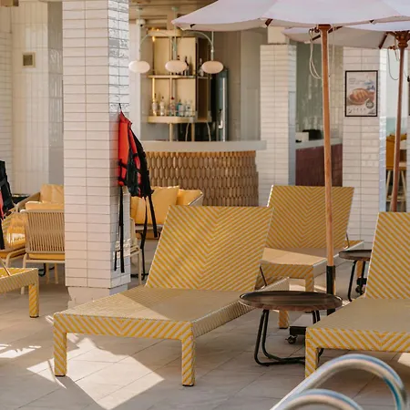Cloudotel Walking Street Hotel 4*