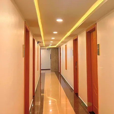 โรงแรม The Grand