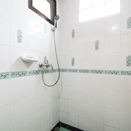 Hotel Selina Place 3*