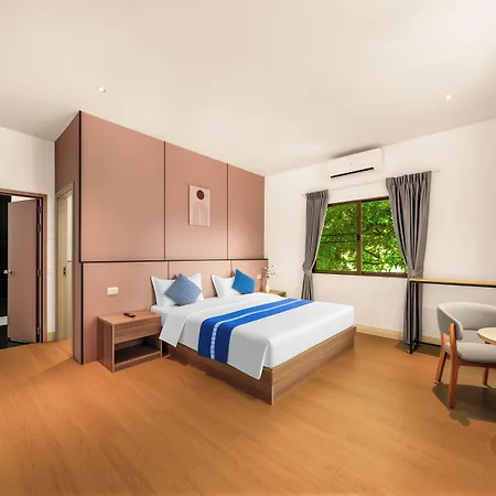 Selina Place Hotel
