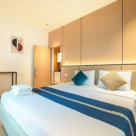 Selina Place Hotel