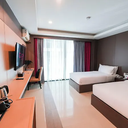 โรงแรม Glow