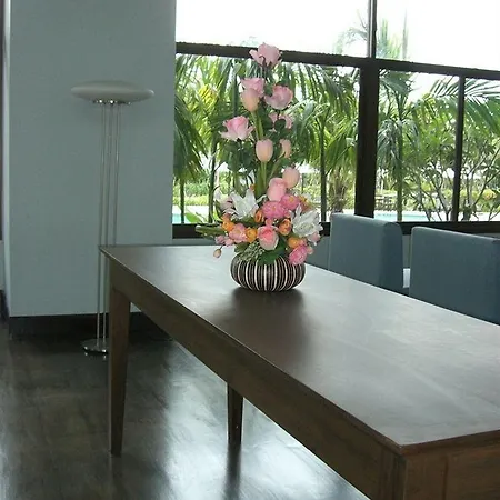 R-con Wongamat โรงแรม Pattaya