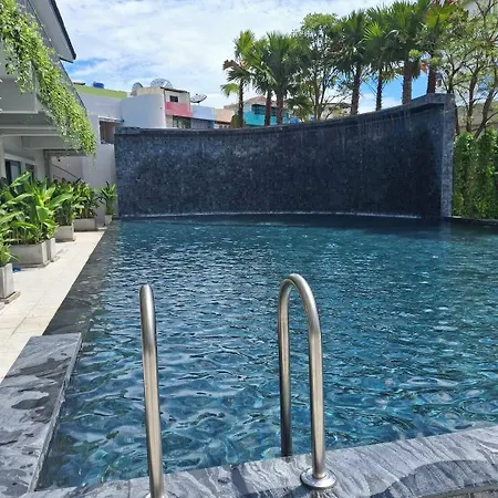 Marine Plaza Hotel