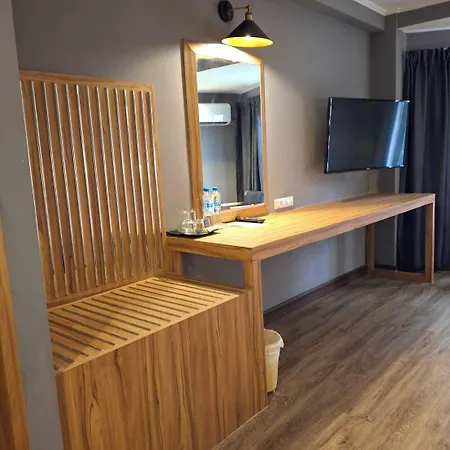 Marine Plaza 3*