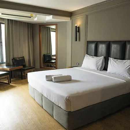 Marine Plaza 3*